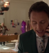 Emily_in_Paris_S02E02_WEBRip_x264-ION10_0543.jpg