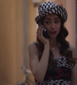 Emily_in_Paris_S02E02_WEBRip_x264-ION10_0585.jpg