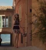 Emily_in_Paris_S02E02_WEBRip_x264-ION10_0693.jpg