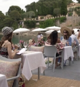 Emily_in_Paris_S02E02_WEBRip_x264-ION10_0716.jpg