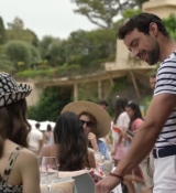 Emily_in_Paris_S02E02_WEBRip_x264-ION10_0727.jpg