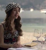 Emily_in_Paris_S02E02_WEBRip_x264-ION10_0810.jpg