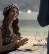 Emily_in_Paris_S02E02_WEBRip_x264-ION10_0831.jpg