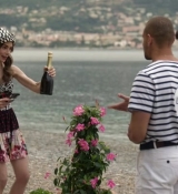 Emily_in_Paris_S02E02_WEBRip_x264-ION10_0870.jpg