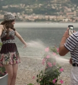 Emily_in_Paris_S02E02_WEBRip_x264-ION10_0893.jpg
