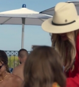 Emily_in_Paris_S02E02_WEBRip_x264-ION10_1046.jpg
