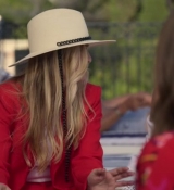 Emily_in_Paris_S02E02_WEBRip_x264-ION10_1146.jpg