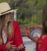 Emily_in_Paris_S02E02_WEBRip_x264-ION10_1169.jpg