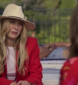 Emily_in_Paris_S02E02_WEBRip_x264-ION10_1182.jpg