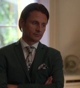 Emily_in_Paris_S02E02_WEBRip_x264-ION10_1264.jpg