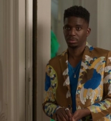 Emily_in_Paris_S02E02_WEBRip_x264-ION10_1279.jpg