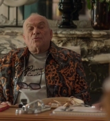 Emily_in_Paris_S02E02_WEBRip_x264-ION10_1305.jpg