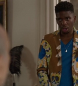 Emily_in_Paris_S02E02_WEBRip_x264-ION10_1311.jpg