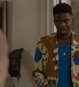 Emily_in_Paris_S02E02_WEBRip_x264-ION10_1313.jpg