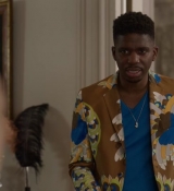 Emily_in_Paris_S02E02_WEBRip_x264-ION10_1323.jpg