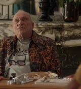 Emily_in_Paris_S02E02_WEBRip_x264-ION10_1332.jpg