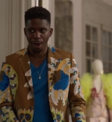 Emily_in_Paris_S02E02_WEBRip_x264-ION10_1340.jpg