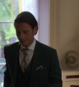 Emily_in_Paris_S02E02_WEBRip_x264-ION10_1342.jpg