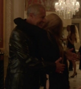 Emily_in_Paris_S02E02_WEBRip_x264-ION10_1369.jpg