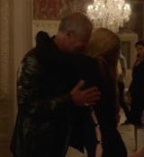 Emily_in_Paris_S02E02_WEBRip_x264-ION10_1371.jpg
