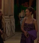 Emily_in_Paris_S02E02_WEBRip_x264-ION10_1377.jpg