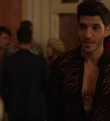Emily_in_Paris_S02E02_WEBRip_x264-ION10_1407.jpg