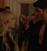 Emily_in_Paris_S02E02_WEBRip_x264-ION10_1423.jpg