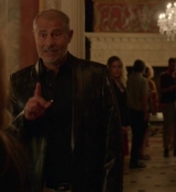 Emily_in_Paris_S02E02_WEBRip_x264-ION10_1437.jpg