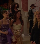 Emily_in_Paris_S02E02_WEBRip_x264-ION10_1443.jpg