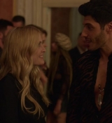 Emily_in_Paris_S02E02_WEBRip_x264-ION10_1447.jpg