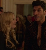 Emily_in_Paris_S02E02_WEBRip_x264-ION10_1449.jpg