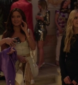 Emily_in_Paris_S02E02_WEBRip_x264-ION10_1451.jpg