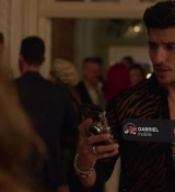 Emily_in_Paris_S02E02_WEBRip_x264-ION10_1469.jpg
