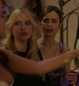 Emily_in_Paris_S02E02_WEBRip_x264-ION10_1475.jpg