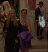 Emily_in_Paris_S02E02_WEBRip_x264-ION10_1479.jpg