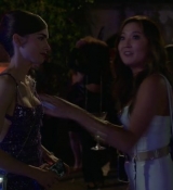 Emily_in_Paris_S02E02_WEBRip_x264-ION10_1611.jpg