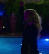 Emily_in_Paris_S02E02_WEBRip_x264-ION10_1617.jpg