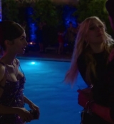 Emily_in_Paris_S02E02_WEBRip_x264-ION10_1709.jpg