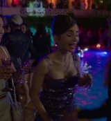 Emily_in_Paris_S02E02_WEBRip_x264-ION10_1760.jpg