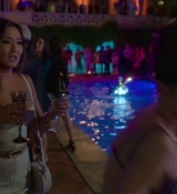 Emily_in_Paris_S02E02_WEBRip_x264-ION10_1761.jpg