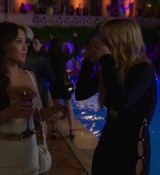 Emily_in_Paris_S02E02_WEBRip_x264-ION10_1765.jpg