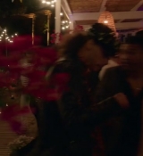 Emily_in_Paris_S02E02_WEBRip_x264-ION10_1787.jpg