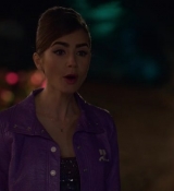 Emily_in_Paris_S02E02_WEBRip_x264-ION10_1888.jpg