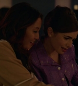 Emily_in_Paris_S02E02_WEBRip_x264-ION10_2064.jpg