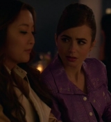 Emily_in_Paris_S02E02_WEBRip_x264-ION10_2081.jpg