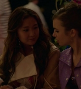Emily_in_Paris_S02E02_WEBRip_x264-ION10_2087.jpg