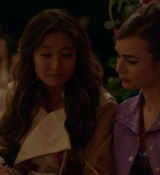 Emily_in_Paris_S02E02_WEBRip_x264-ION10_2109.jpg