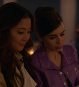 Emily_in_Paris_S02E02_WEBRip_x264-ION10_2137.jpg