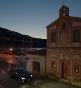 Emily_in_Paris_S02E02_WEBRip_x264-ION10_2209.jpg