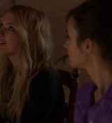 Emily_in_Paris_S02E02_WEBRip_x264-ION10_2285.jpg